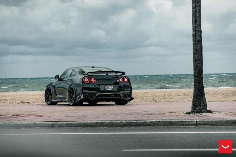  Nissan GT-R on Vossen Wheels (HF-5) 2020 года  (фото 15 из 48)